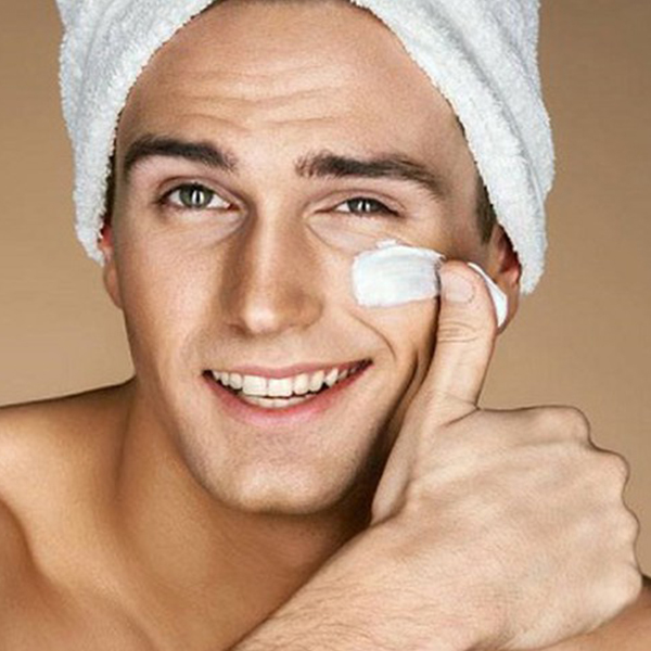 Sử dụng kem dưỡng ẩm cho nam đúng cách sẽ giúp bạn có một làn da khỏe mạnh
